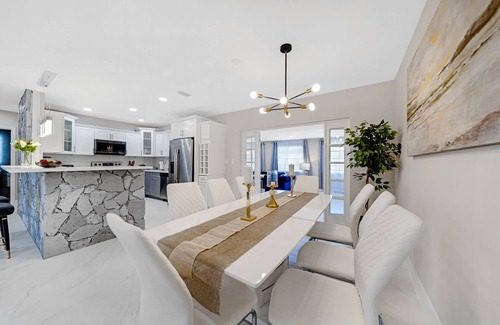 Lauderdale-by-the-Sea House | "MIA Ocean"4 Bed Home 5 Min To Beach