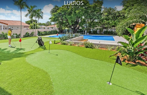 Flagami House | Miami 8BR Mansion w/Pool & Playground