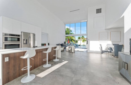 North Bay Village Villa | Miami Beach, Brickell, Ocean, Biscayne Bay, heated pool, North Bay Village