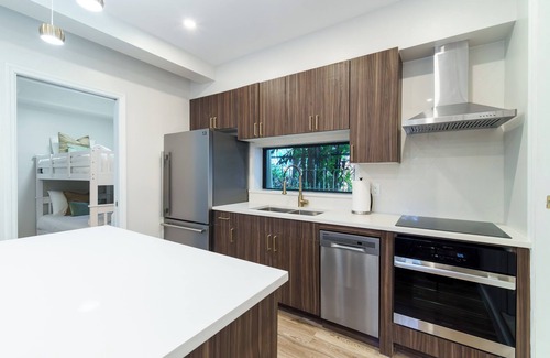 The Roads House | Miami Beach Waterfront Mansion, Pool, Ping Pong, Grill, Guest House, Gated