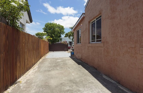 Buena Vista House | Miami Design District Large 3 Bedroom 2 Baths