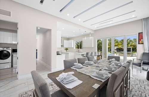 Princeton Villa | ✨Miami Getaway in the White House ✨