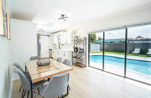 Ludlam House | Miami luxury home: Sun, fun, and style!"