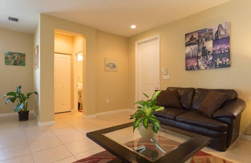 Naranja House | Miami Vacation House Cribkeys