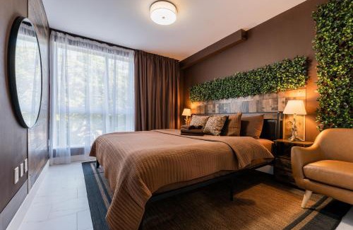 Downtown Hollywood Apartment | MIAMI WOOD APART HOTEL NEW 2024 - PRIVATE TERRACE - free GARAGE - Beach 5 min