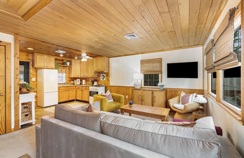 Biglerville Cabin | Michaux Forest Retreat