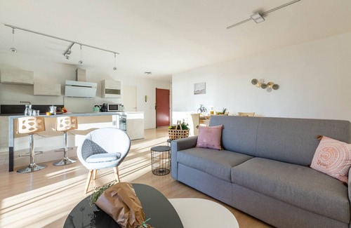 La Plage Apartment | Michel-Ange - Two Bedroom Apartment, Sleeps 6