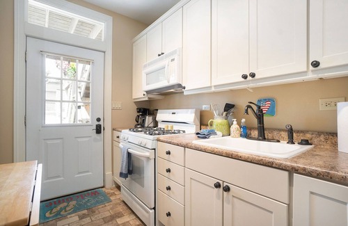 South Haven Apartment | Michiana Apartment #1 Beautiful Beach Abode! One queen bedroom. One bath.