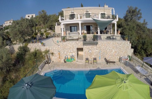 Apolpaina Apartment | Micro Lemoni 55 m² 2x terraces sea view /city view WiFi air conditioning 2x WC´s NEW pool