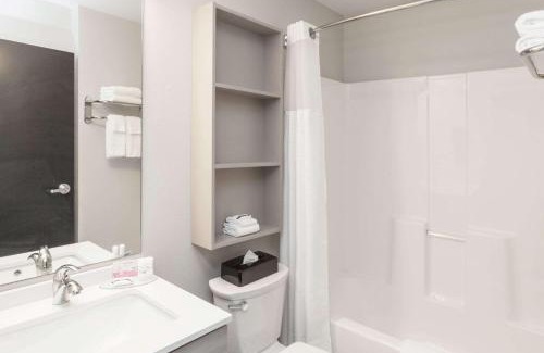 West Fargo Hotel | Microtel Inn & Suites by Wyndham West Fargo Near Medical Center