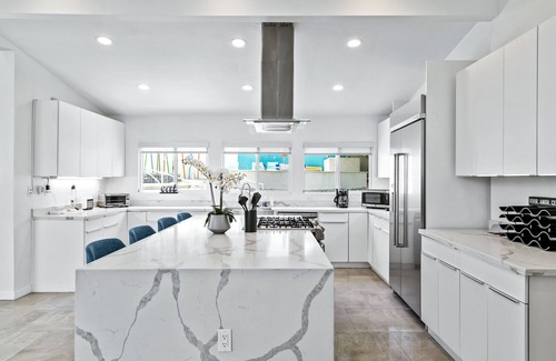 Magnesia Falls Cove House | Mid Century Cool - Rancho Mirage Home