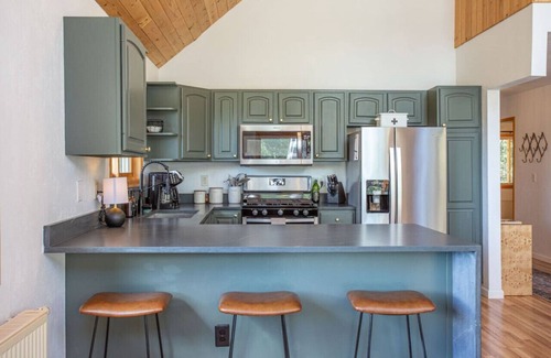 Alma Apartment | Mid-Century Escape: Hot Tub, Game Room, Pets Ok!