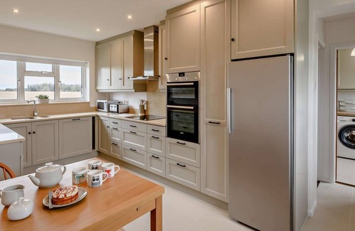 Ipswich House | Mid-century Farmhouse on the Edge of Alton Water in Peaceful Suffolk Countryside