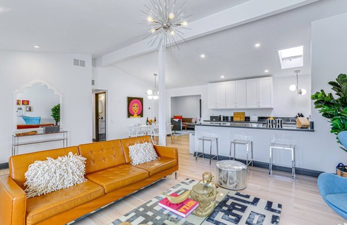 Desert Park Estates House | Mid-Century Gem near Downtown w/AC, Pvt. Pool & Spa + Lush Backyard w/Mtn. View