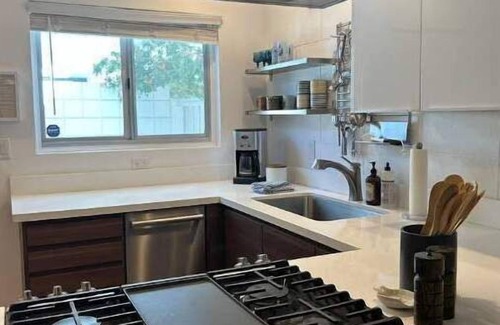 Magnesia Falls Cove Condo | Mid-century getaway in the heart of Rancho Mirage - Pet Friendly!