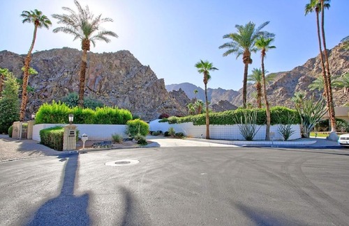 Indian Wells House | Mid Century Home In Indian Wells Country Club. 28 Day Stay Required