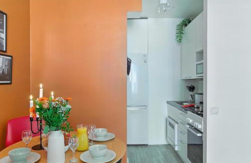 Punavuori Apartment | Mid Century Jugend Walkable Area Tram Bus 200m