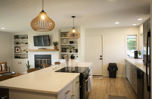 Norfolk House | Mid Century Mid Town, a unique stay with modern amenities Pet-Friendly!