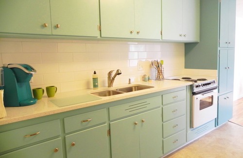 South Hills Apartment | Mid-Century Mod 2-Bdrm Apartment/2 Miles to UO/Near Restaurants & Shops