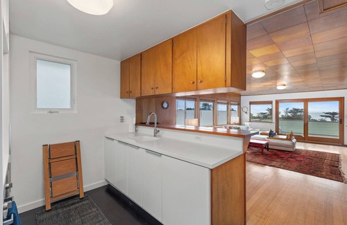 Stinson Beach Apartment | Mid-century Mod Apt - Ocean Views Stinson Getaway