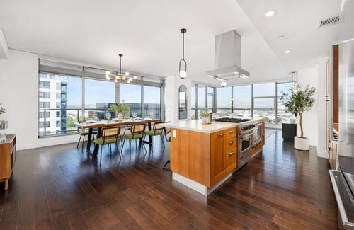 Santa Ana Condo | Mid-Century Modern High-Rise Condo Skyline Views