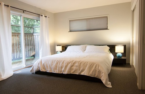 Bryant Pattengill East House | Mid Century Modern House: Beautiful, Spacious & Close To Stadium