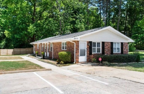 East Point Cottage | Mid Century Modern Jewel