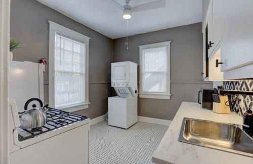 Midtown Apartment | Mid Century Modern Midtown Apartment Close to all!