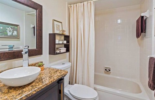 Kings Lake Condo | Mid-Century Modern Paradise at Kings Lake