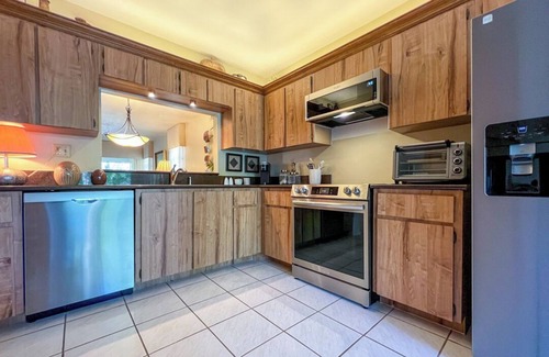 Kings Lake Condo | Mid-Century Modern Paradise at Kings Lake