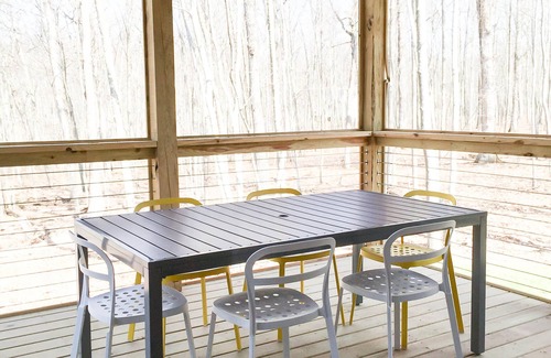 Narrowsburg House | Mid Century Modern Ranch in Catskills Near River