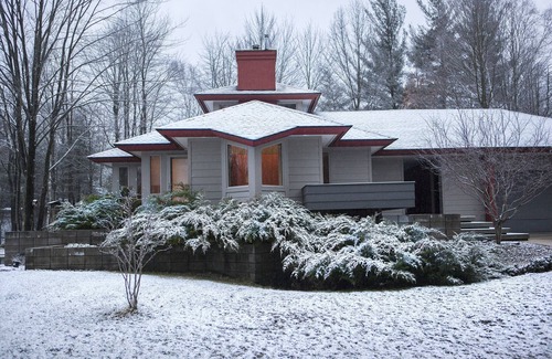 Midland House | Mid-Century Modern Retreat on Private 10 Acres with 1-Acre Pond & Nature Trails.