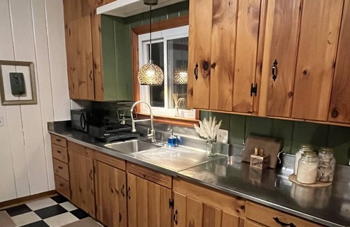 Winooski Apartment | Mid Century Modern Sunny Spacious 2 Bedroom Apartment .