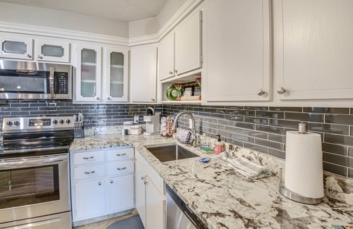 Mid America Condo | Mid-Century Modern Condo on Lake Hamilton!