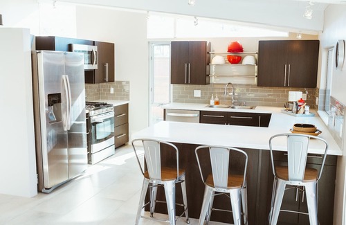 Vista Norte House | Mid Century Modern Home | 28 day minimum