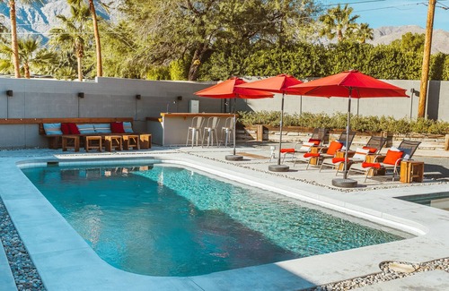 Vista Norte House | Mid Century Modern Home | 28 day minimum