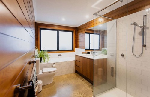 Jan Juc Apartment | Mid Century on Eastview