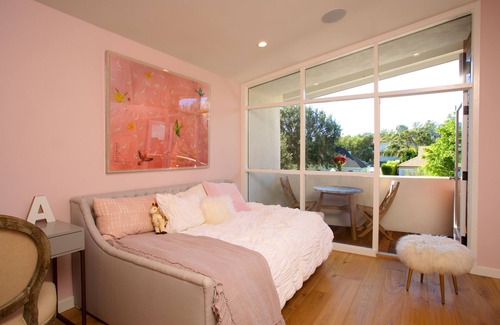 Santa Monica Canyon House | Mid-Century Santa Monica Canyon Home. Hidden Gem. Beautiful walk to beach.