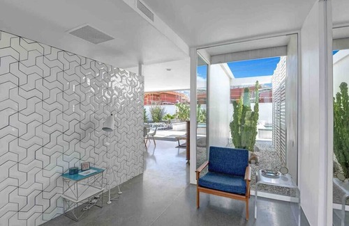 Racquet Club Estates House | Mid-Century Steel Oasis in Palm Springs