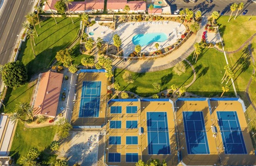 Indio Condo | mid-century style Getaway in Gated Golf Resort-Near Coachella and Polo Ground