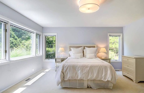 East Hampton House | Mid Century Style on 5 Private Acres, Close to East, Bridge and Sag Harbor
