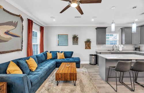 Tulane - Gravier Apartment | Mid-City w/Balcony - Near Superdome & Streetcars