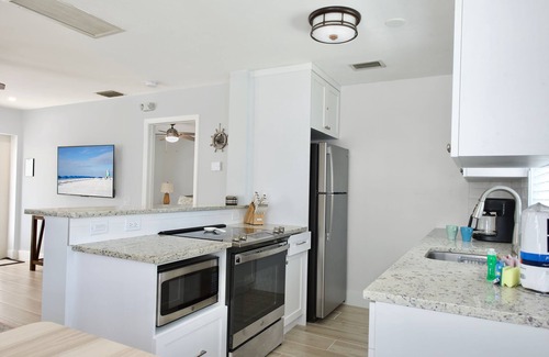 Mid Island House | Mid-Island, completely renovated, 1 bedroom/1 bath- CLOSE TO THE BEACH!