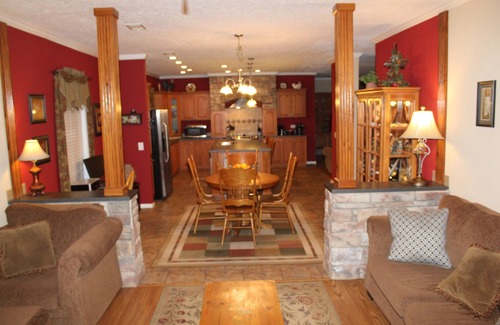 Negreet House | Mid Lake - Triple Forbes Fish Camp