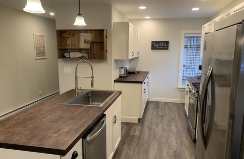 Dexter House | Mid-Maine Lakefront Escape – Kayaks, Fire Pit, BBQ & Rail Trail