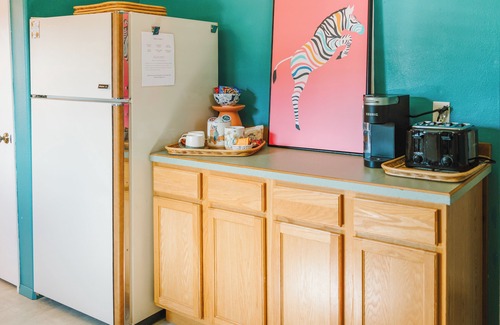 Port Angeles House | Mid Mod Urban Hub with Fire Pit & Close to Bike Trail