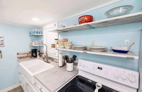 Lakeview Cottage | MID-TERM FULLY FURNISHED RENTAL AT INDIAN LAKE! Steps Away From Boat Marina