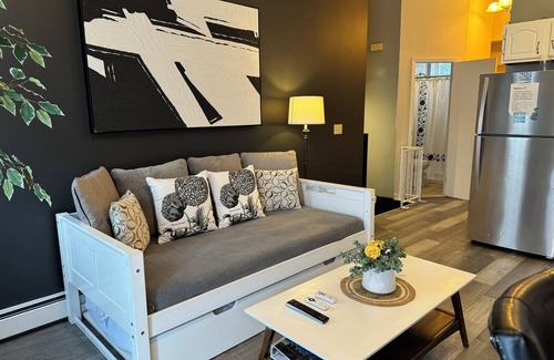 Union City Apartment | Mid-Town View Apt 2 - 15 Minutes To NYC 4BR'S!