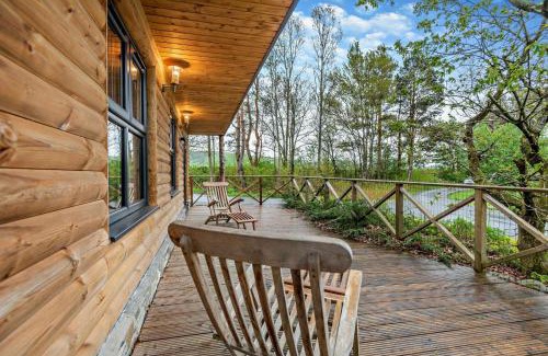 Rhayader House | Mid-Wales Lakeside Hot Tub Hideaway
