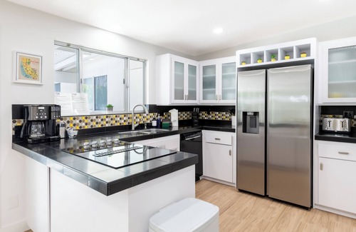 La Quinta Cove House | Midcentury 4-bedroom house with spacious backyard & pool in La Quinta